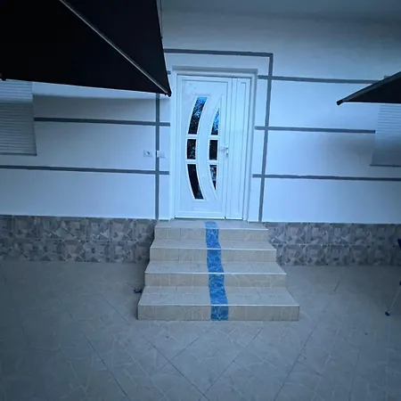 Apartamento Banushi